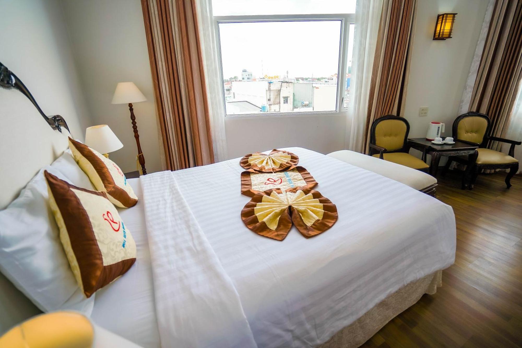 Hoa Binh 1 Hotel Лонгсюен Экстерьер фото