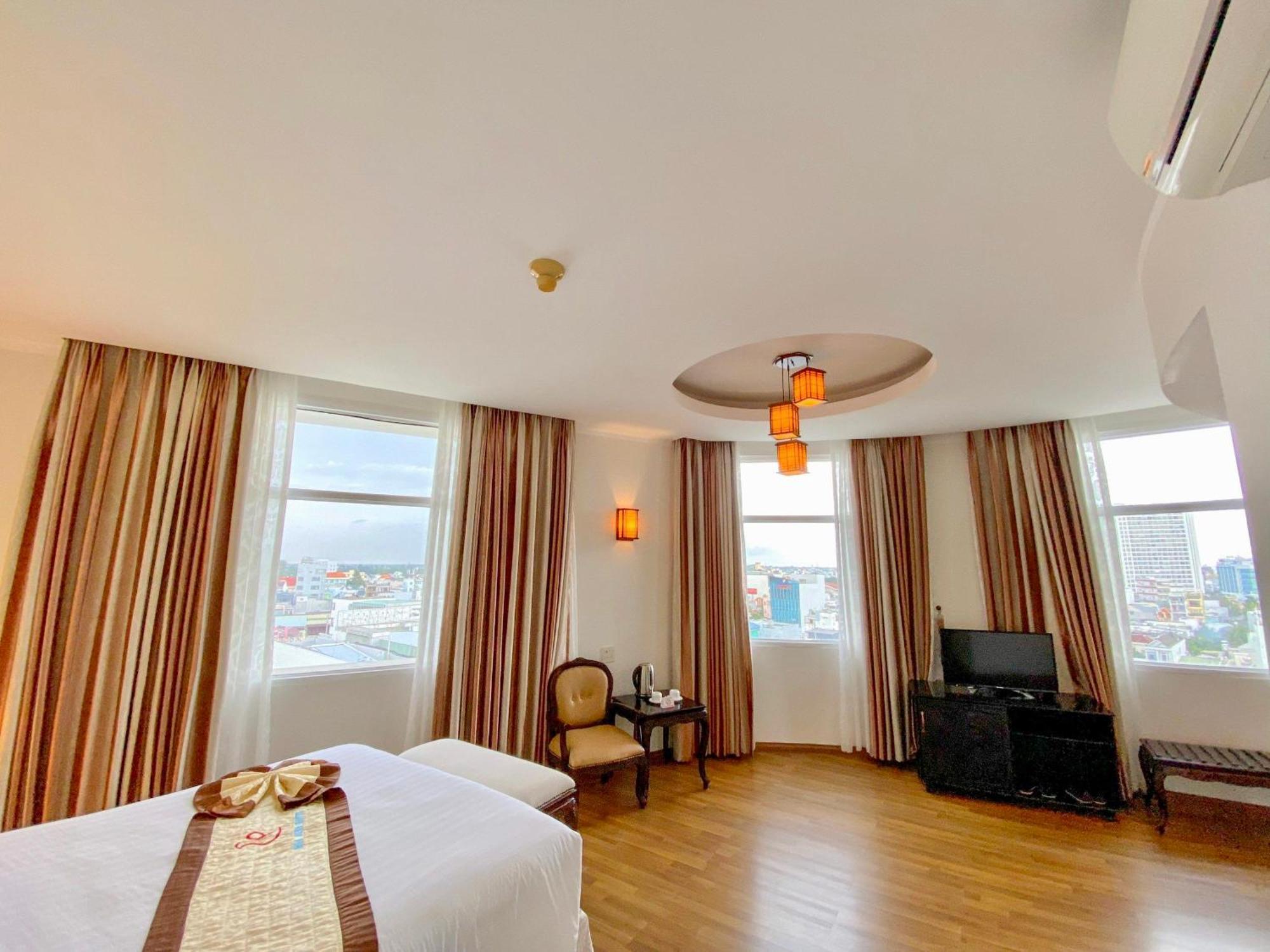 Hoa Binh 1 Hotel Лонгсюен Экстерьер фото