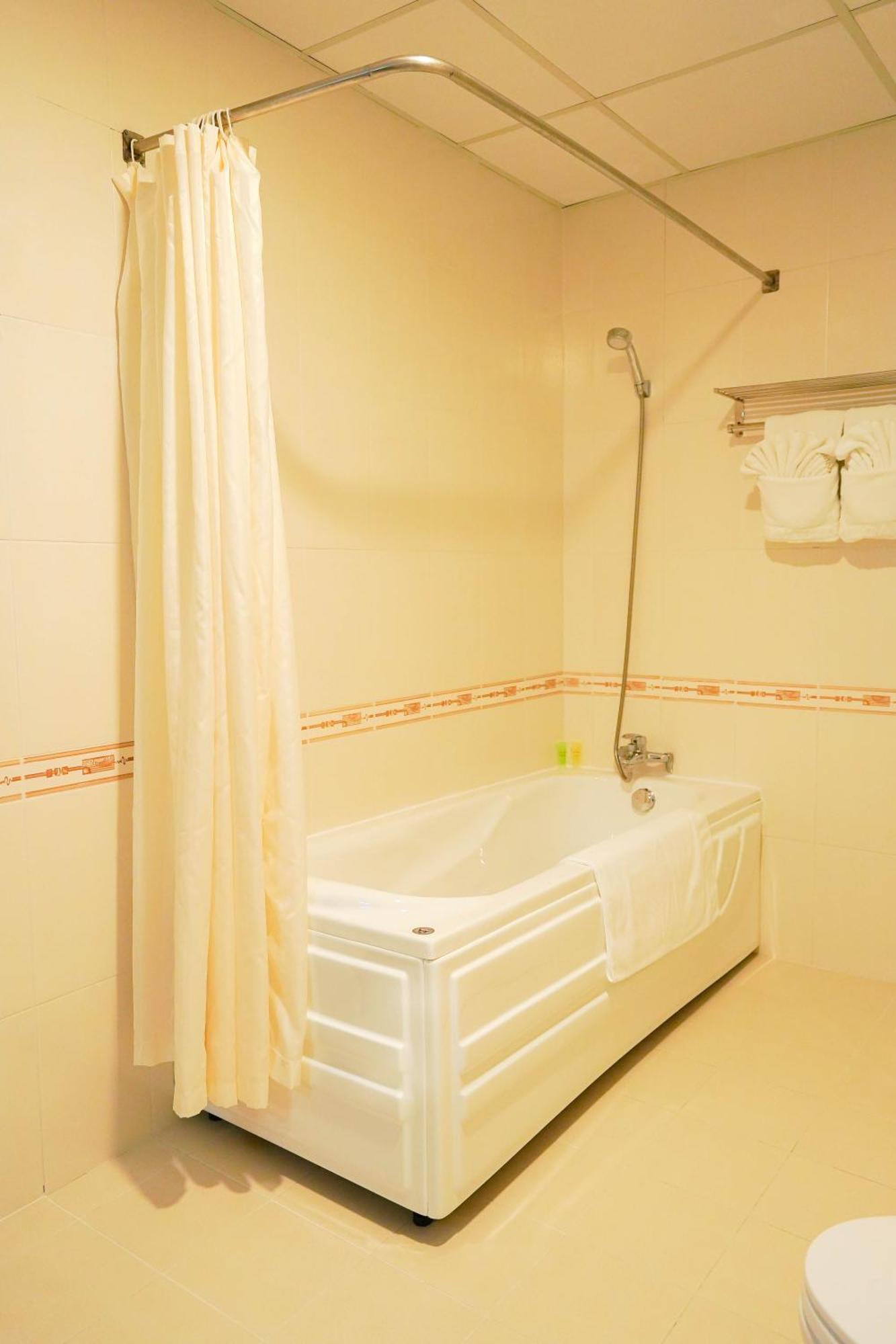 Hoa Binh 1 Hotel Лонгсюен Экстерьер фото