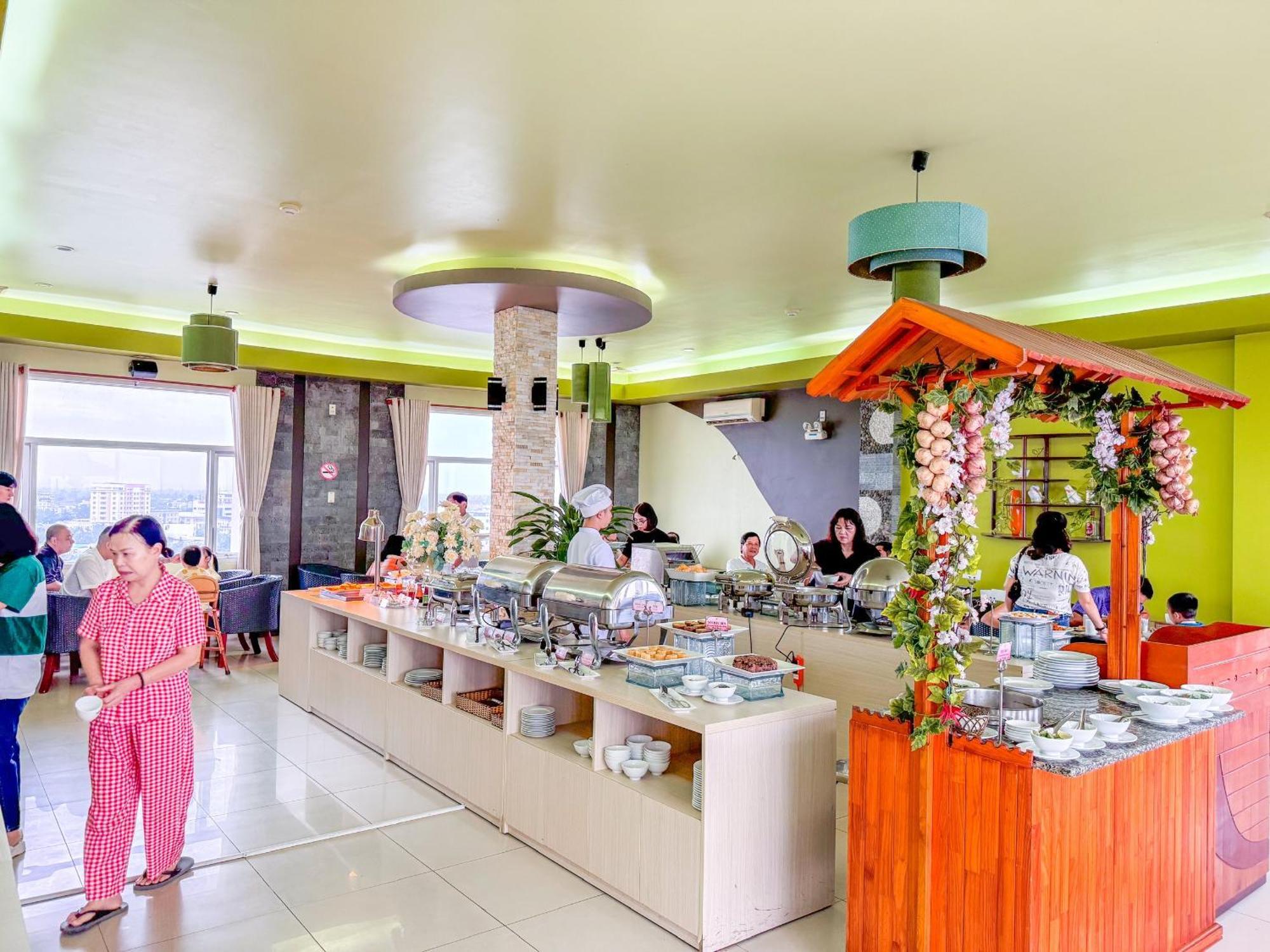 Hoa Binh 1 Hotel Лонгсюен Экстерьер фото